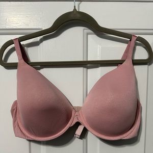 Body by Victoria’s Secret bra size 38DD in pink